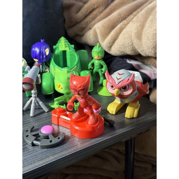 HUGE PJ Masks Toys LOT: Figures, Vehicles, Playsets, Plush, Accs +MORE - Picture 7 of 12